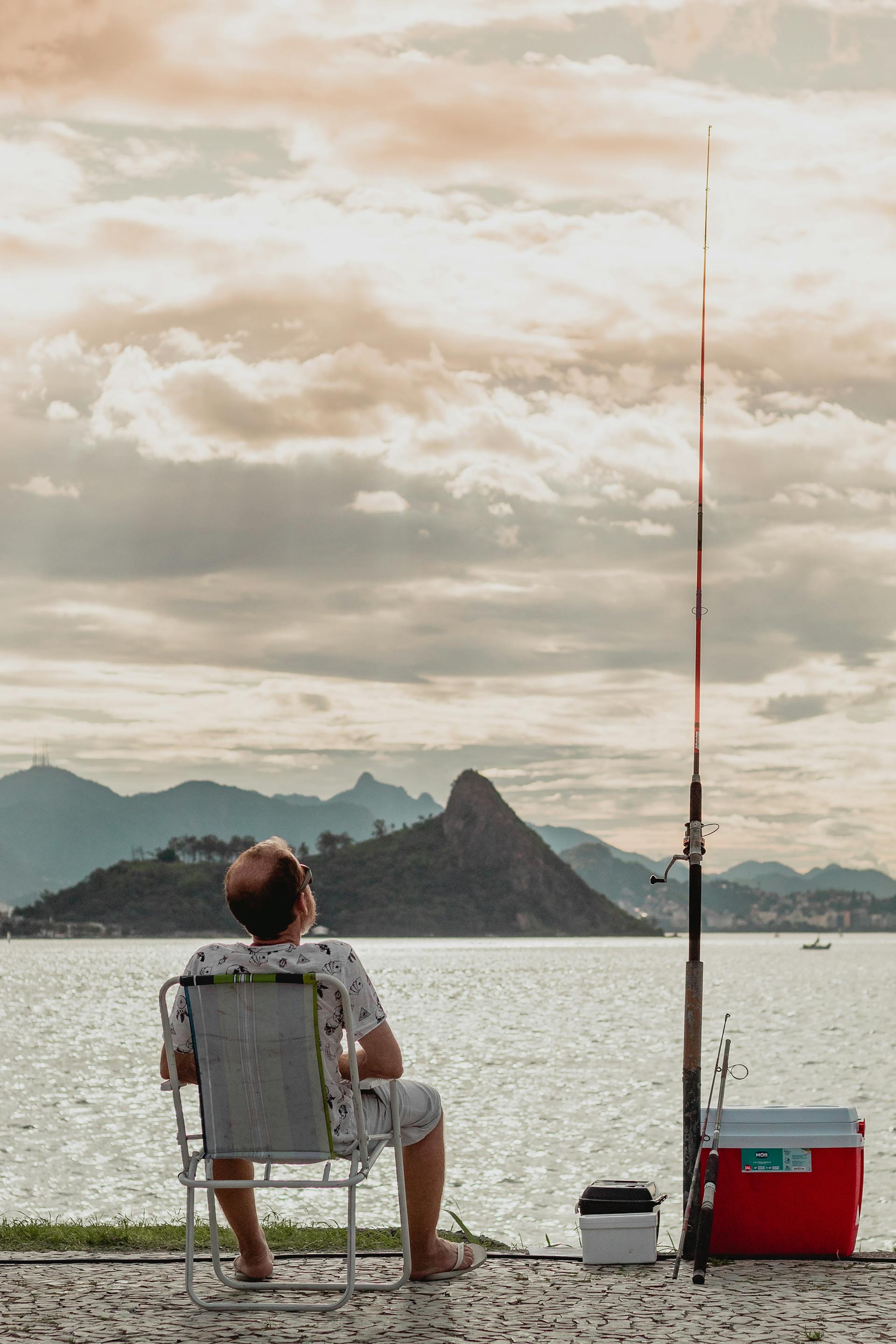 pexels-forgottenluix-3728396